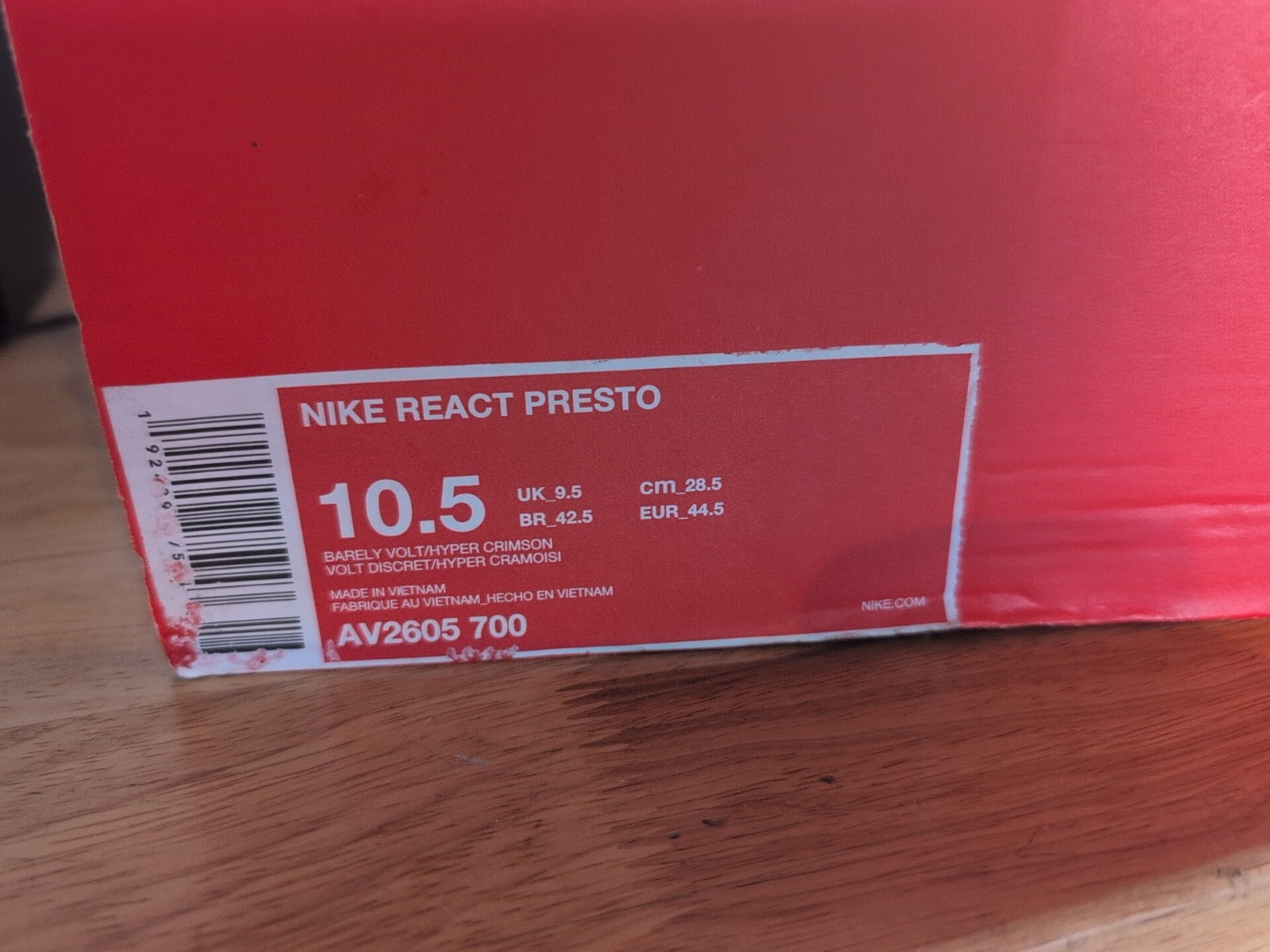Men 10.5 US Nike React Presto Barely Volt Men Sne… - image 2