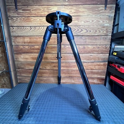 Meade 884 Deluxe Field Tripod-Adjustable Height with Carry Bag