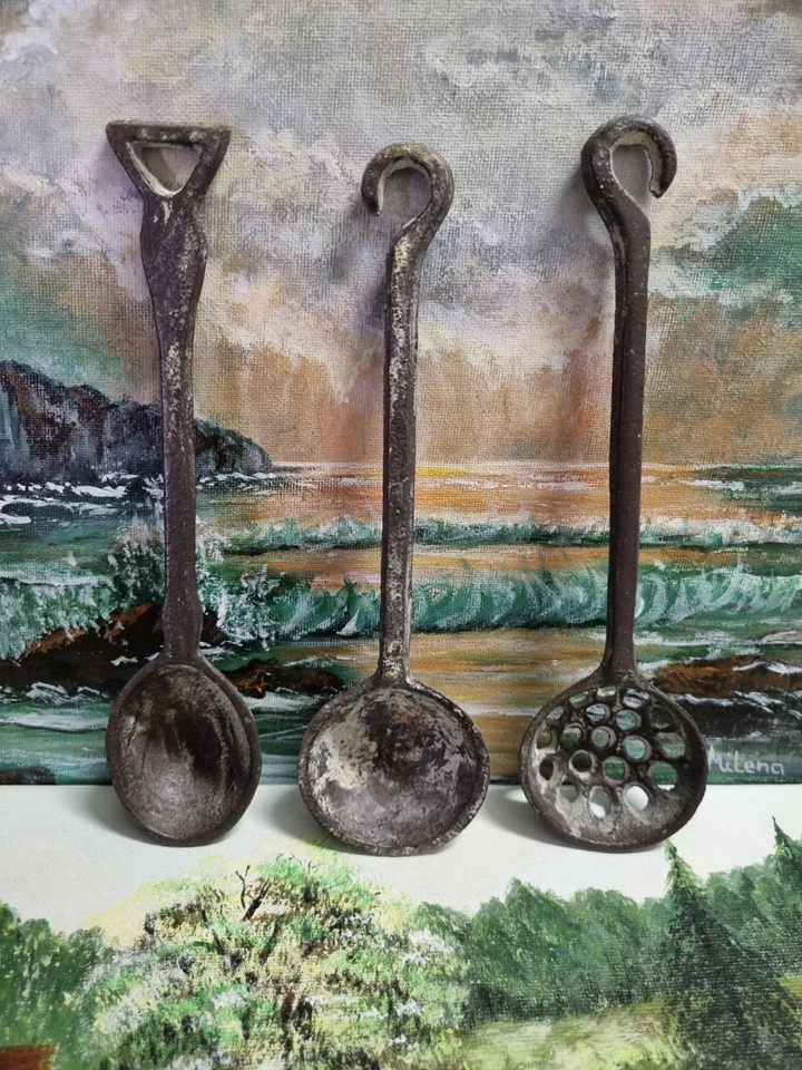 VTG Set of 3 cast iron cooking utensils - Image 2 of 4
