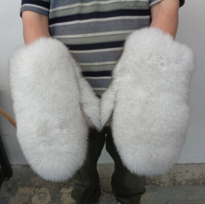 BRAND NEW NORWEGIAN BLUE FOX DOUBLE SIDED FUR MITTENS MITTS MEN MAN WOMAN WOMEN 