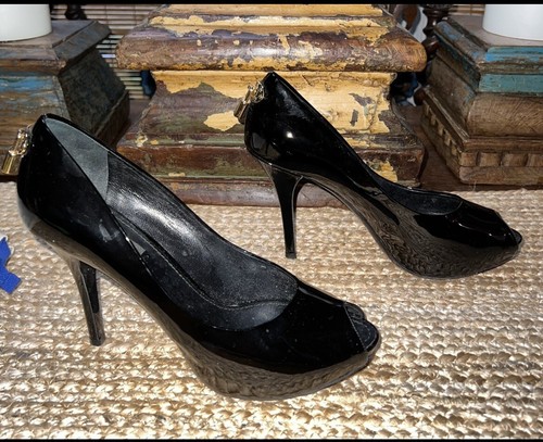 Louis Vuitton Black Patent Leather Gold LOCK IT Logo Shoes 38, 8 - Picture 2 of 7