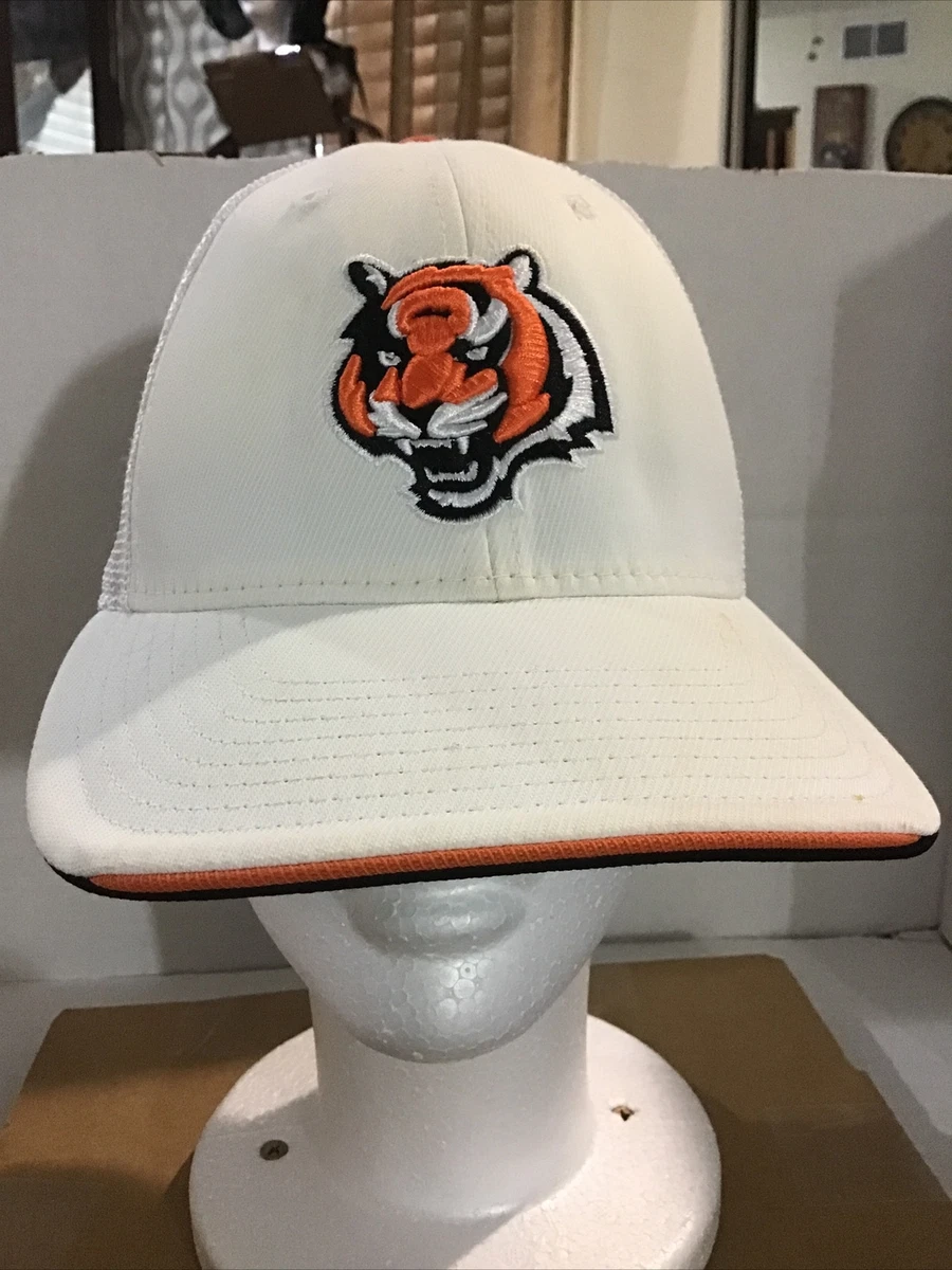 CINCINNATI BENGALS BASEBALL CAP. NFL FOOTBALL TEAM Snapback ADJUSTABLE Hat.  B127