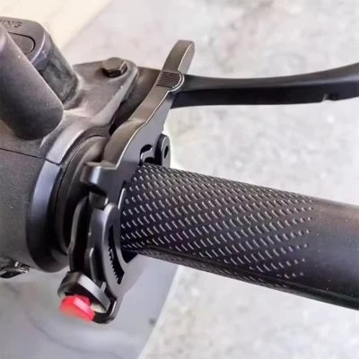 Neu Tempomat Gasgriff Gashebelsperre Für Motorräder Gas Tempomat Motorrad - Bild 1 von 4