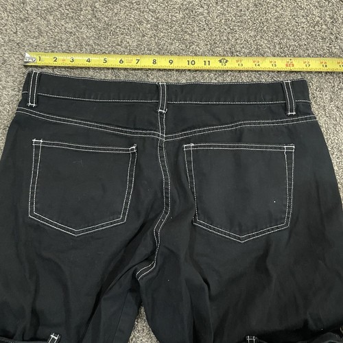 Men's Shorts Hot Topic 32 Black Cargo Buckle Grommet Straps Bondage Goth Punk - Picture 2 of 8