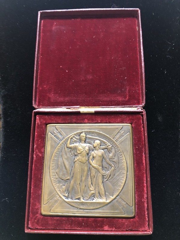 1904 UNIVERSAL EXPOSITION  LOUISIANA PURCHASE SILVER MEDAL AWARD BRONZE W/ CASE