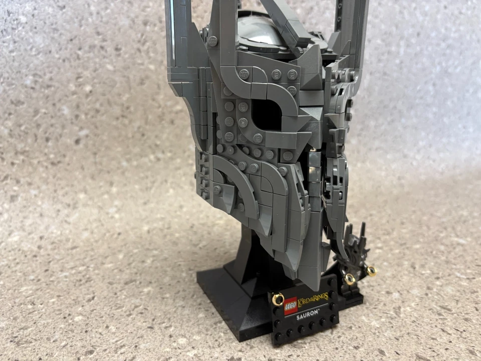 LEGO Icons 11373 The Lord of the Rings: Sauron's Helmet, Foto 4 von 5