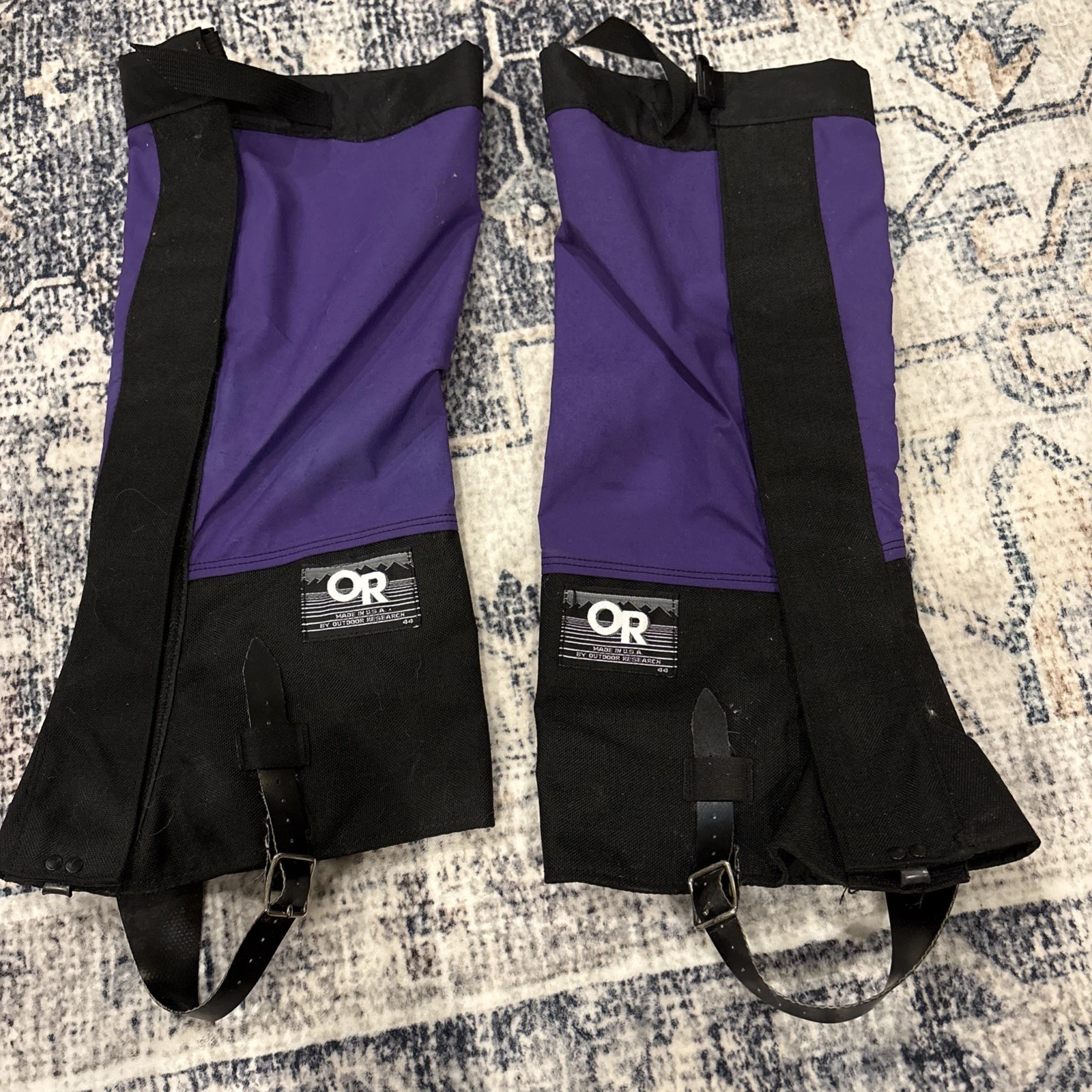 OR Outdoor Research Vintage Leg Gaiters Medium Purple - Made in USA-excellent
Opens in a new window