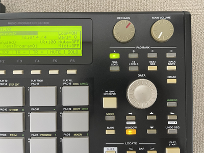 Akai Professional MPC 1000 Portable Music Production Centre Pad