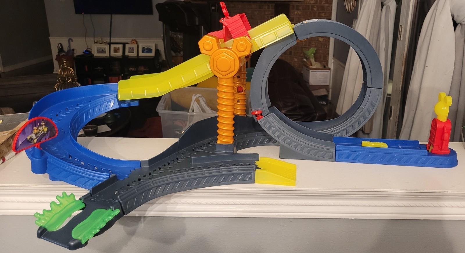 Disney Mickey Mouse Roadster Racers Super Charged Race Track