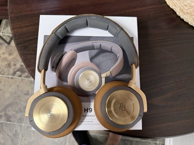 Bang & Olufsen Beoplay H9 3rd Gen Bluetooth Wireless Headphones Brown