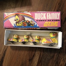 DUCK FAMILY  Vintage Reproduction Funny Action Wind Up Tin Toy with Box