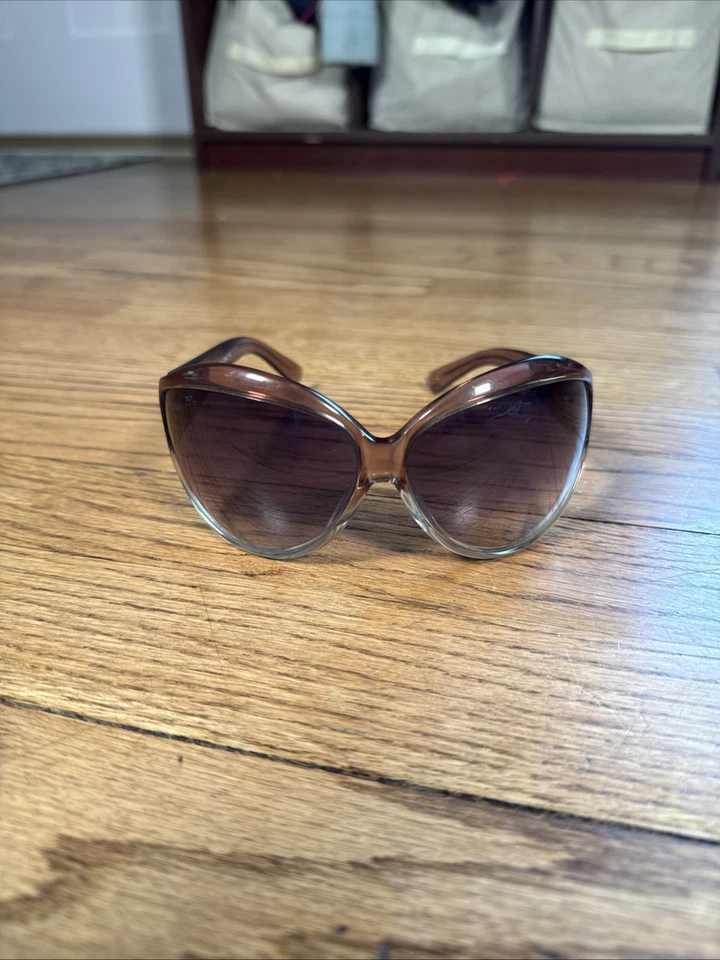 Gafas de sol Vera Wang Luxe Runway 7 marrón hechas en Japón (215/285) Foto 2 de 4