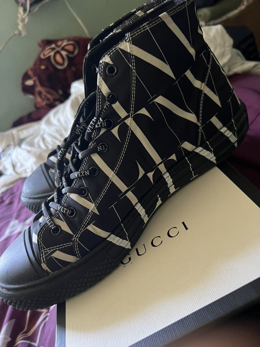 【関税・送料込み】VALENTINO GARAVANI SNEAKERS BLACK WHITE Valentino Garavani VLTN High Top Sneakers Black and White