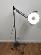 Cavitron Burton Rolling Examination/Surgical Adjustable Lamp Light Model 0112010
