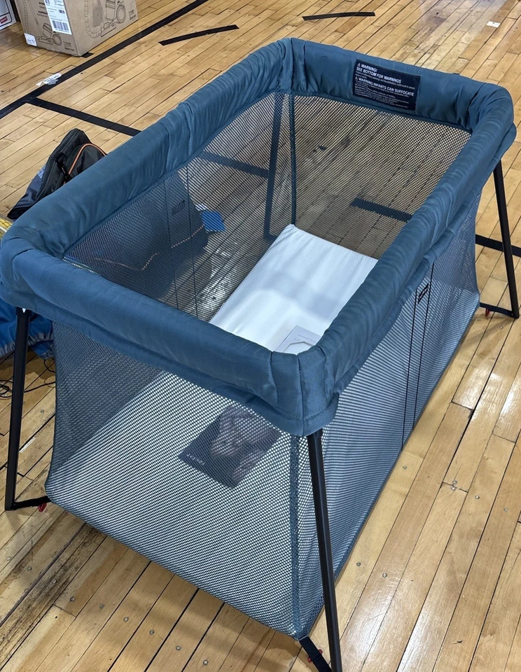 Baby Bjorn Pack N Play Travel Light Portable Crib Cot With Carrying Case Navy - Image 4 of 4