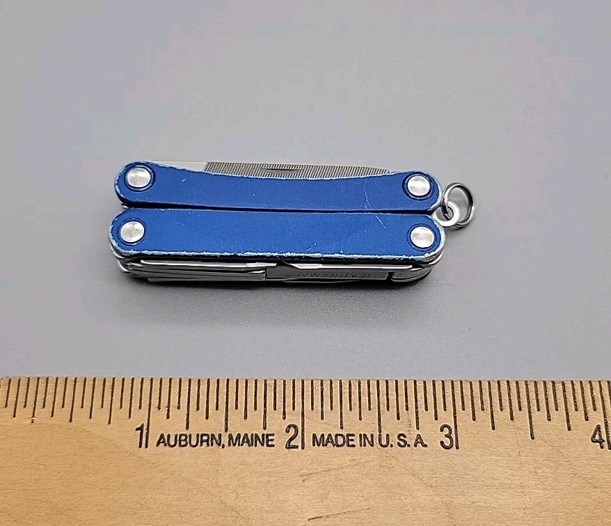 Leatherman Squirt PS4 Keychain Multi Tool - Knife, Pliers