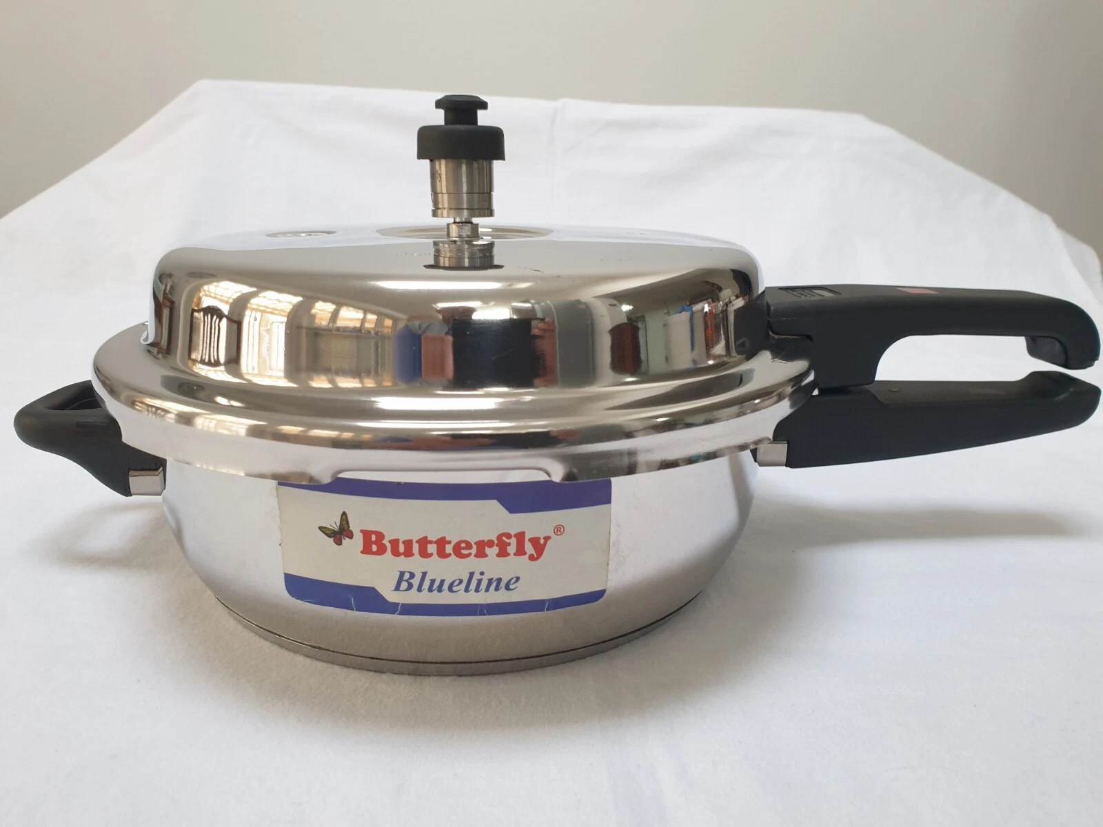 NEW Stainless Steel 3.5L Blue Line Butterfly Pressure Cooker
