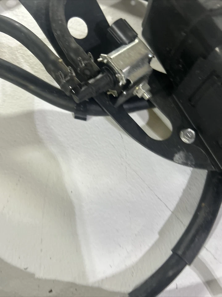 14-16 KAWASAKI Z1000 OEM EVAP VAPOR EMISIÓN CARBÓN BOTE stock genuino Foto 4 de 4