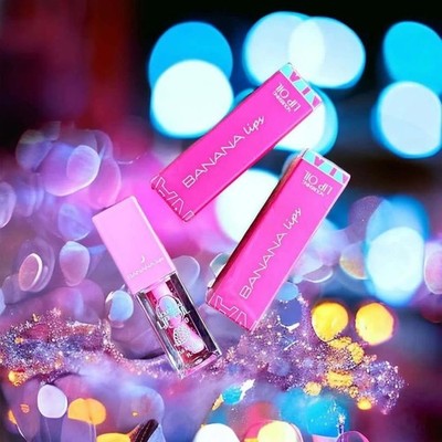 New! From Banana White: Berry Kiss Lip Oil Sealed in Box (1 Bottle)