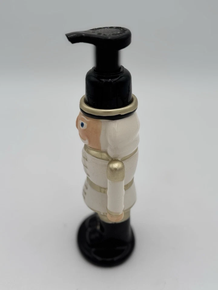 Bath & Body Works Cascanueces Dispensador de Jabón Cerámico Navidad Foto 3 de 4