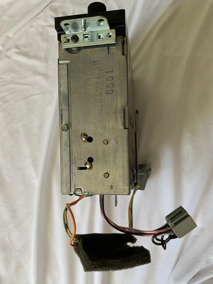 Radio estéreo AM FM modelos Ford 1985-1986 original sin probar E5AF-18K843-AA DE COLECCIÓN Foto 3 de 4