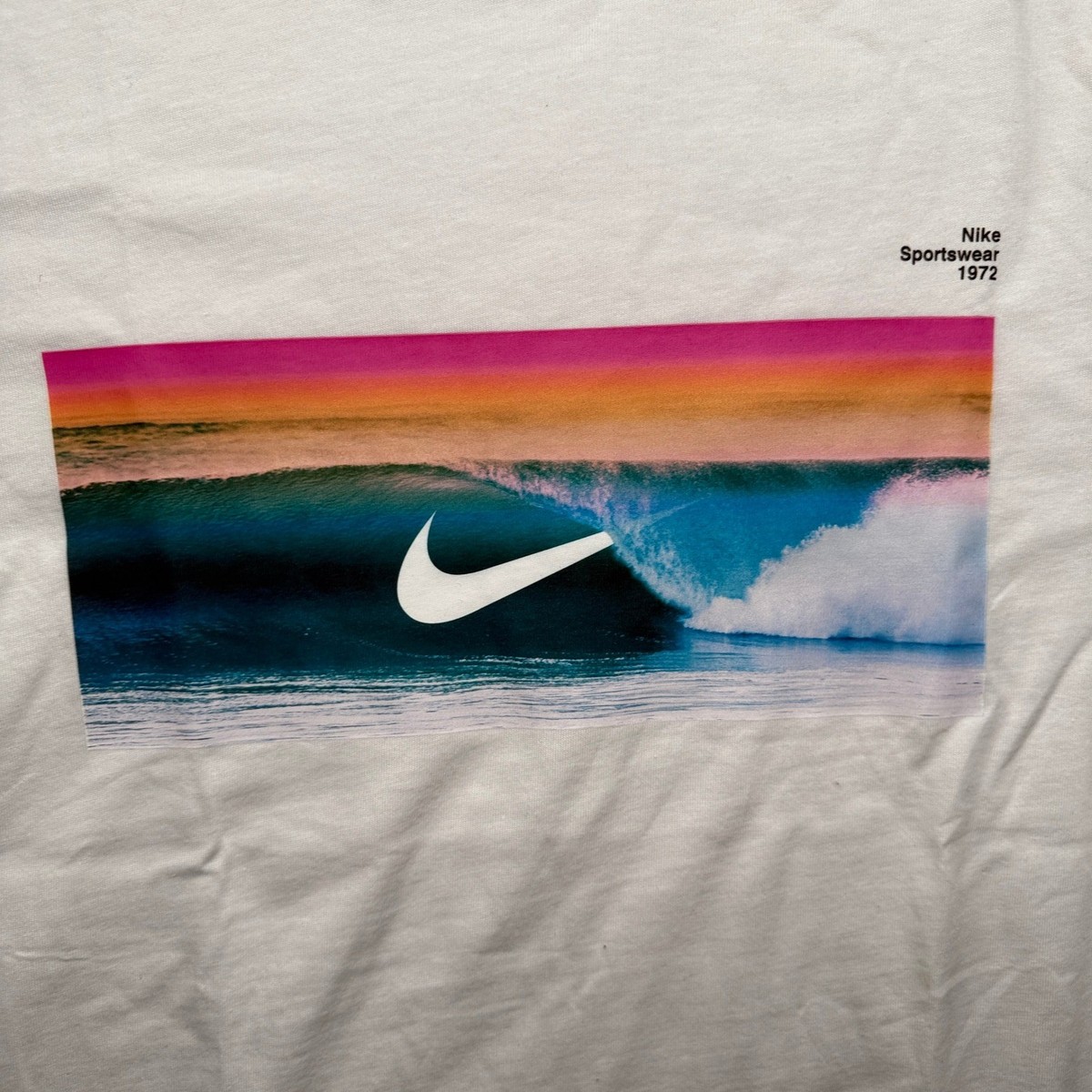 Nike T-Shirt Mens Medium Tall White Graphic Ocean Wave Sunset