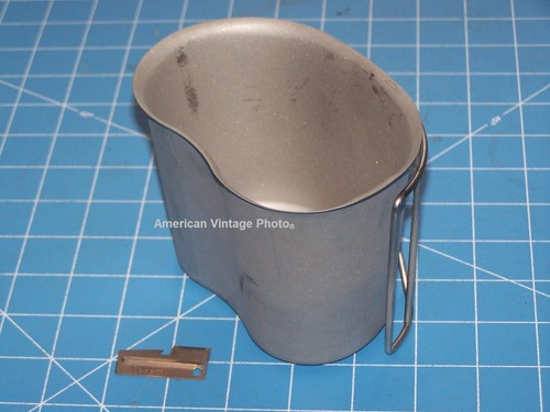 Militär Kantine Tasse + P38 P51 Dosenöffner für Mess Scout Wandern Camping Made USA - Bild 1 von 4