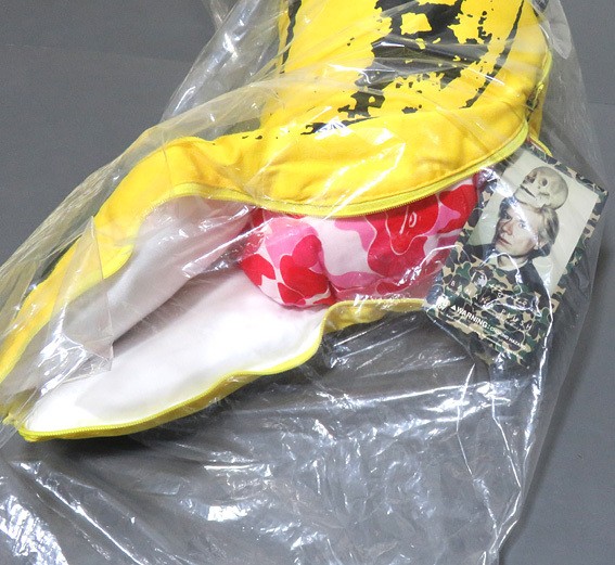 MEDICOM TOY ANDY WARHOL BAPE ABC CAMO BANANA CUSHION PINK M 421474