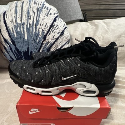 Nike Air Max Plus Men's Low Top Lace-Up Sneaker Black/White New w/ Box