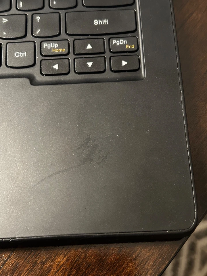 Lenovo Yoga Pantalla 2, 11 pulgadas (modelo #20428), plateada con funda y cargador  Foto 2 de 4