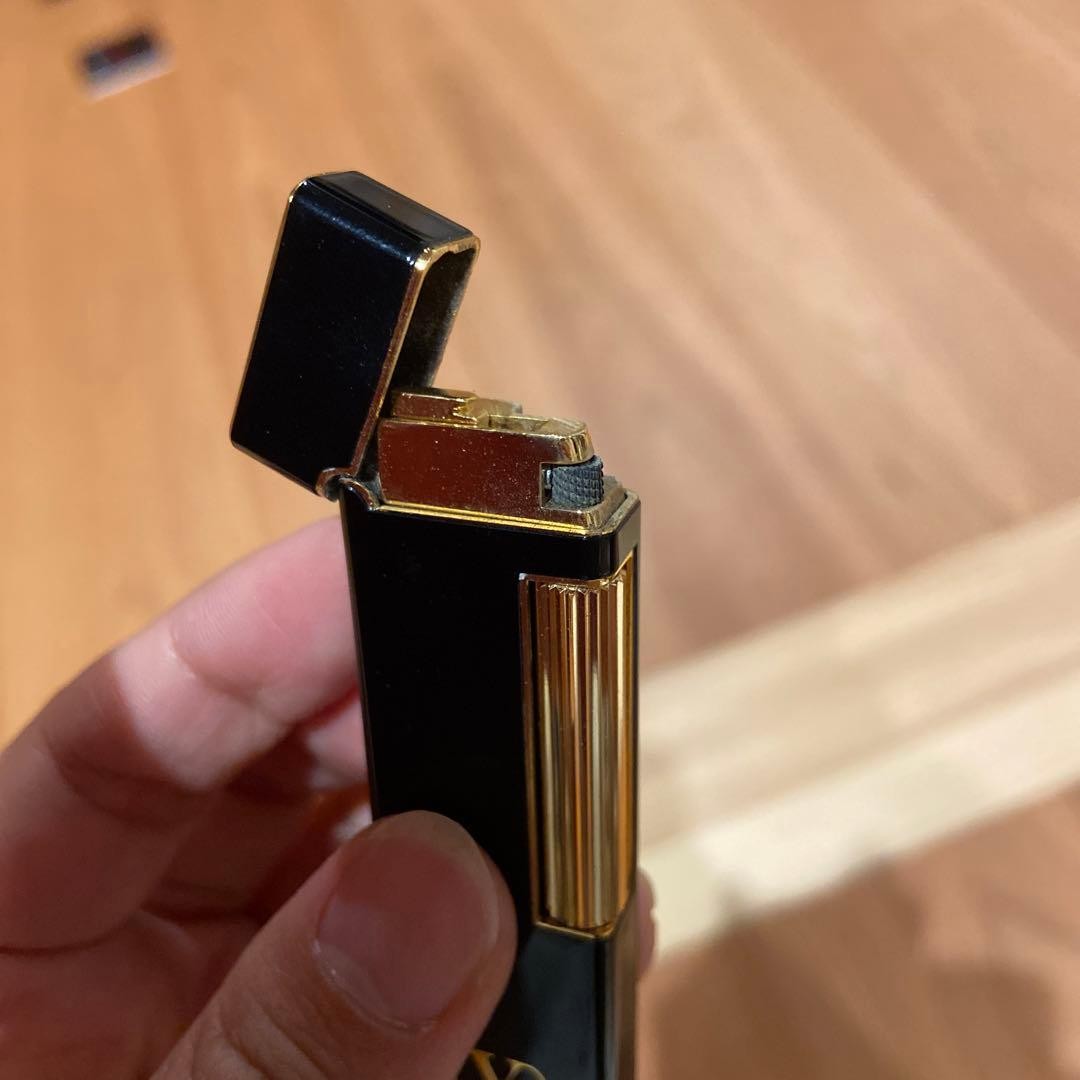 Valentino Garavani V-7 G Lighter Black Elegant Used Not Filled thumbnail 9