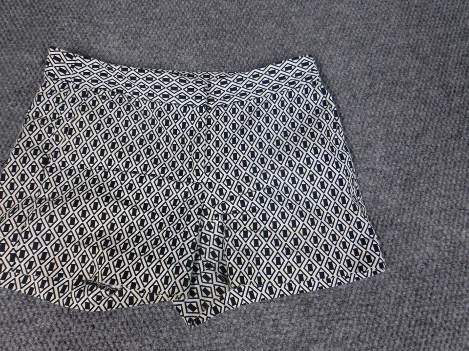 Joe Fresh 女式短裤 2 白色卡其裤 — 第 3/4 张图片