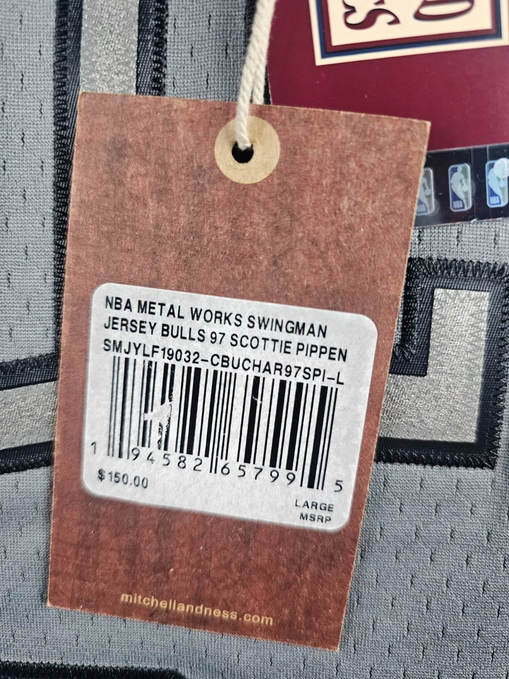 Camiseta deportiva de metal Mitchell Ness grande de los Chicago Bulls Scottie Pippen #33 1997-98 de la NBA Foto 2 de 4