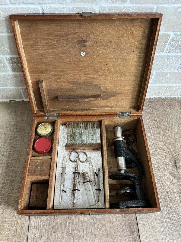 Antique 1930's Microscope Set In A Wooden Case Manufactured In Japan