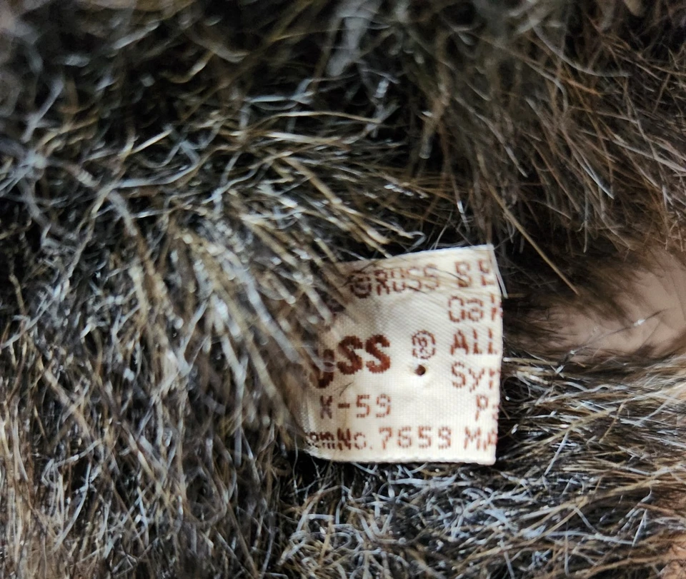 VINTAGE PLUSH RUSS BERRIE YOMIKO CHIMPANZEE WEARING AN ORIGINAL JUMPER? - image 3 of 4