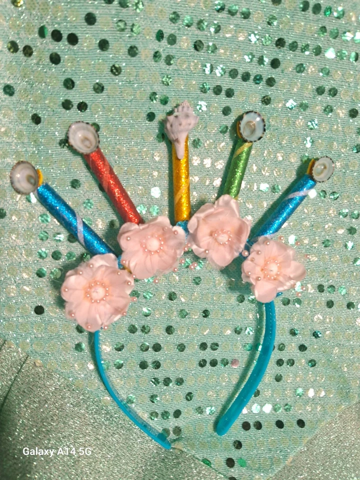 Disney Sirenita Ariel Vestido Halloween Disfraz Niño Talla 6-8 Y Corona Foto 4 de 4