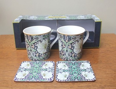 William Morris Pimpernel 2er Set passende Porzellan Tassen + Untersetzer in Geschenkbox