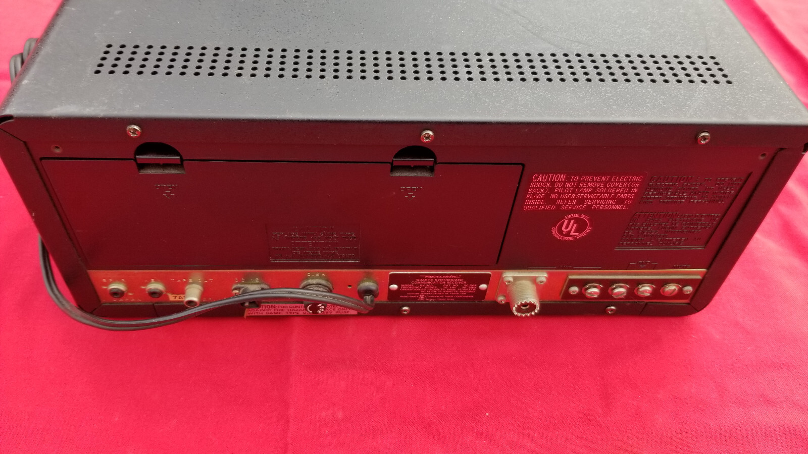 Realistic DX-300 Quartz Synthesized Communication Base Station Receiver