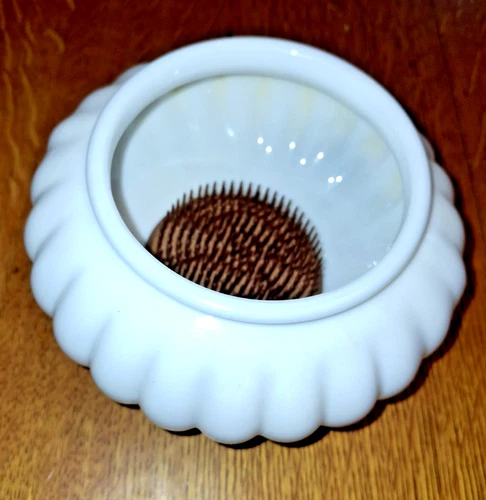 Vtg Mid Century Milk Glass Round Melon Wedge Bowl/Vase w Lead Copper Flower Frog