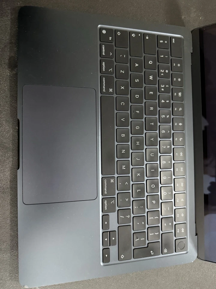 Apple MacBook Air 13" M3 · 16GB · 512GB, photo 4 of 5