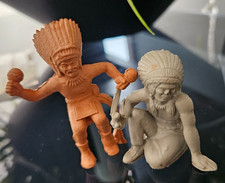 VINTAGE PLASTIC INDIANS FIGURES