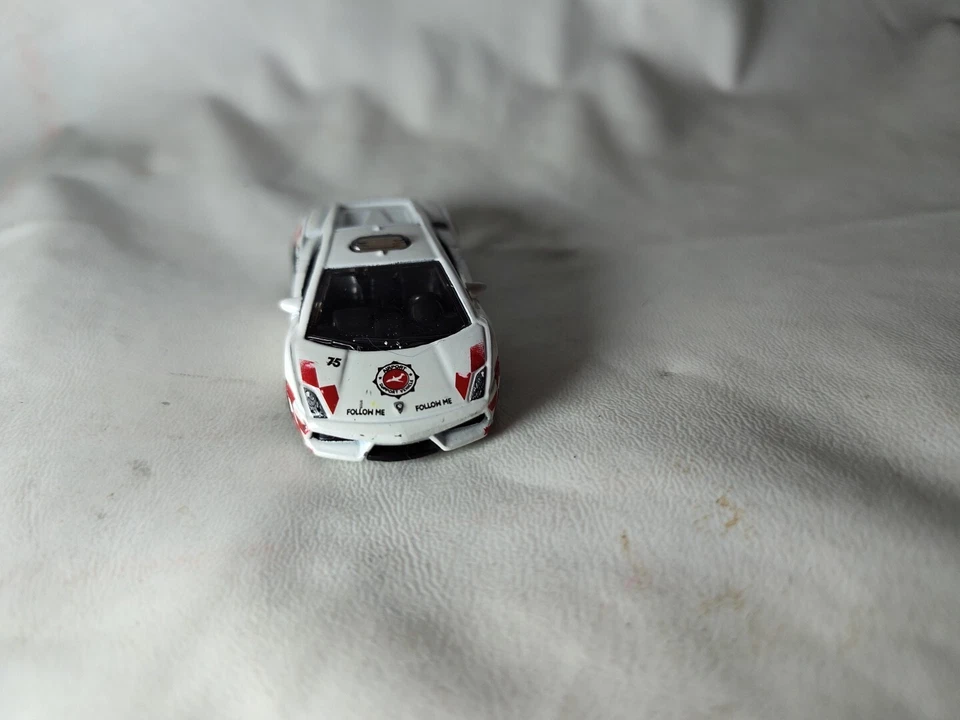 White Hot Wheels Lamborghini Gallardo LP-560-4 Polizia Airport Support Vehicle - Image 3 of 4