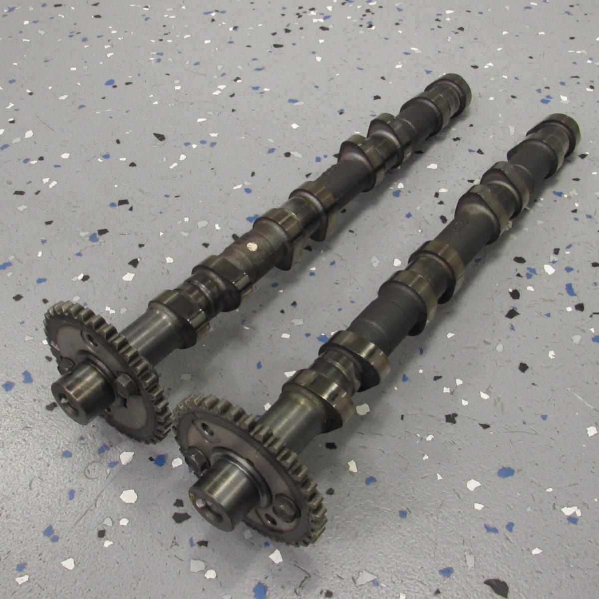 OEM Camshaft Set *NICE! Intake & Exhaust Cams Camshafts 01 OEM Camshaft Set *NICE! Intake & Exhaust Cams Camshafts 01