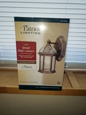 Patriot Lighting Manor Collection Small Wall Lantern