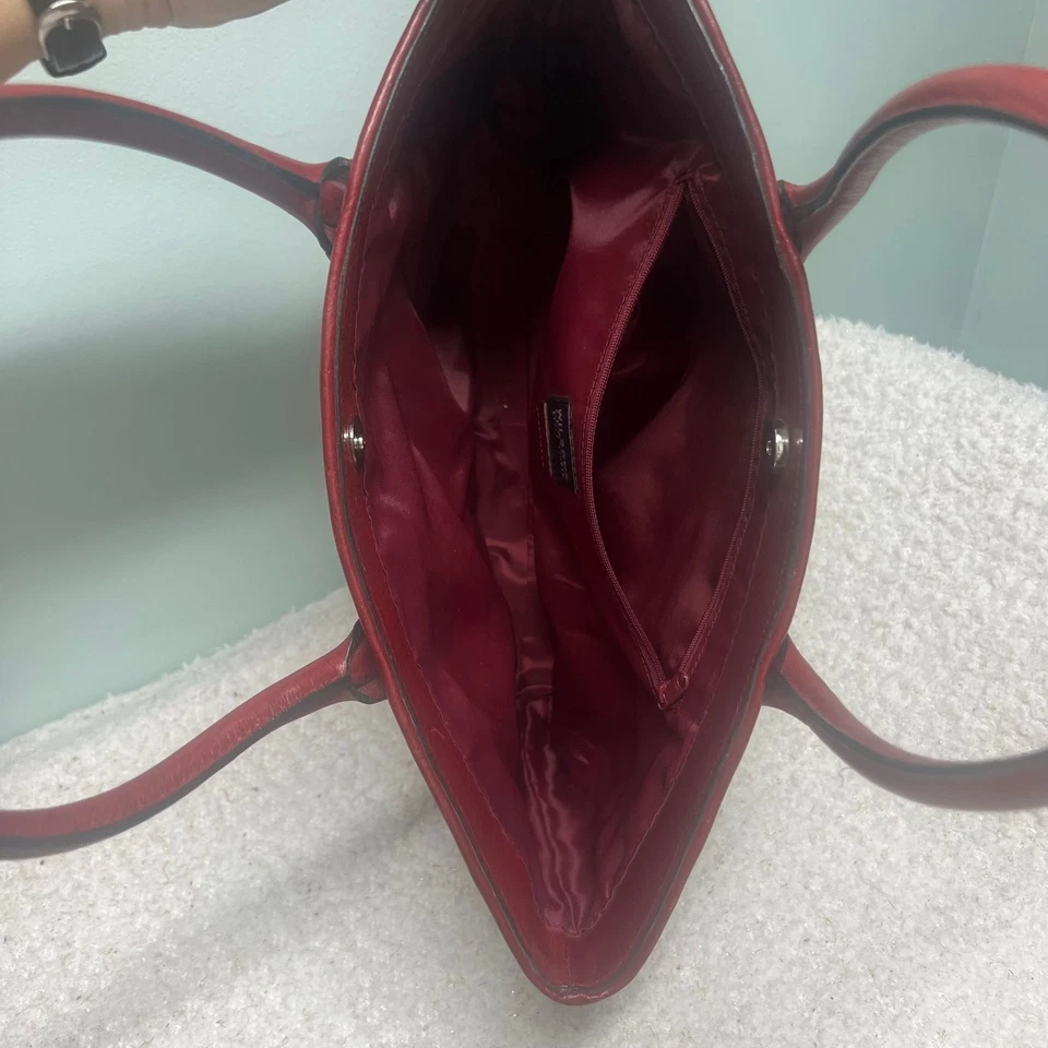 Bolso de Mano Wilson Cuero Rojo Tejido Cuero Italiano Usado en Excelente Condición  Foto 2 de 4