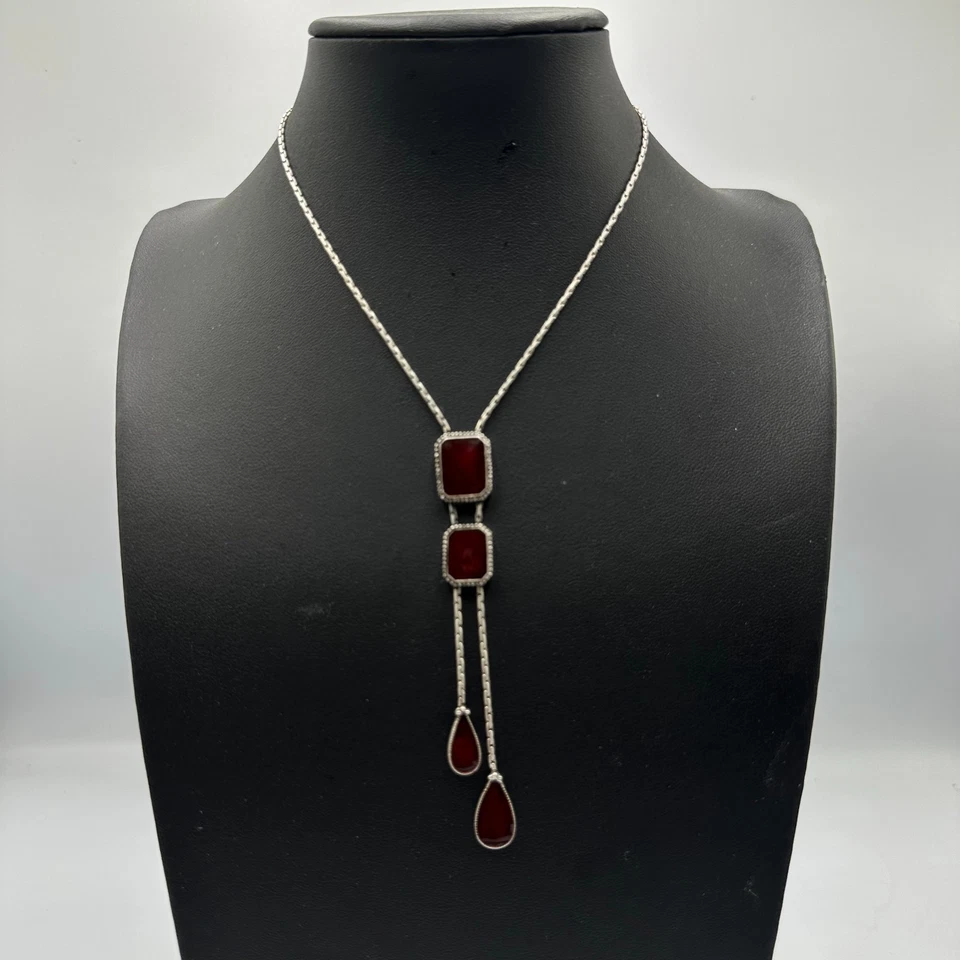 Collar Gota Y Esmalte Rojo Colgante Tono Plata Cadena Lágrima Cuelga 20 Pulgadas Foto 3 de 4