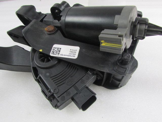 Maserati Ghibli, Gas Pedal, Used, P/N 6700049780