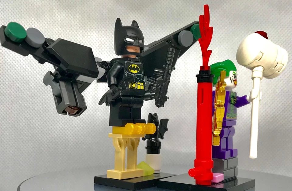 BATMAN LEGO © DC COMICS MINIWORLD 🎁 + THE JOKER / WEAPONS INCLUDE 114D - Image 3 of 4