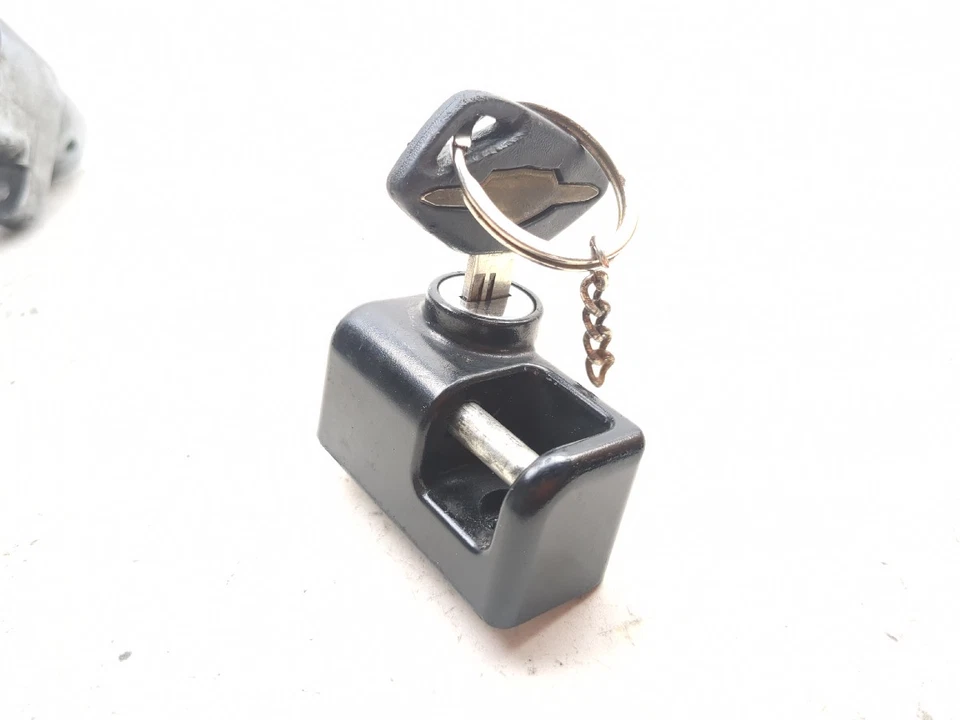 13-19 Suzuki VL1500 Boulevard C90T Juego de bloqueo Interruptor de encendido Casco Tapa y llave Foto 3 de 4