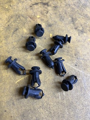 x10 OEM Polaris Push Clips Used